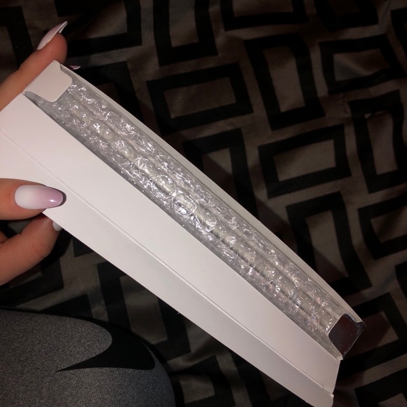 Jaclyn Hill volume two pallet - Picture 3 of 3